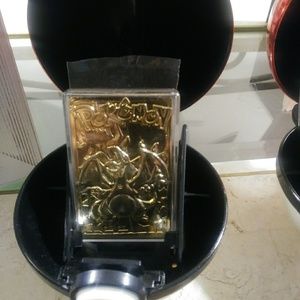 Pokemon-Gold Charizard Limited Edition